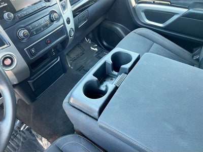 2017 Nissan Titan SV