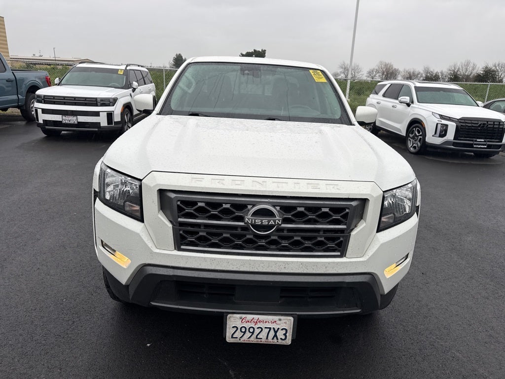 2022 Nissan Frontier SV
