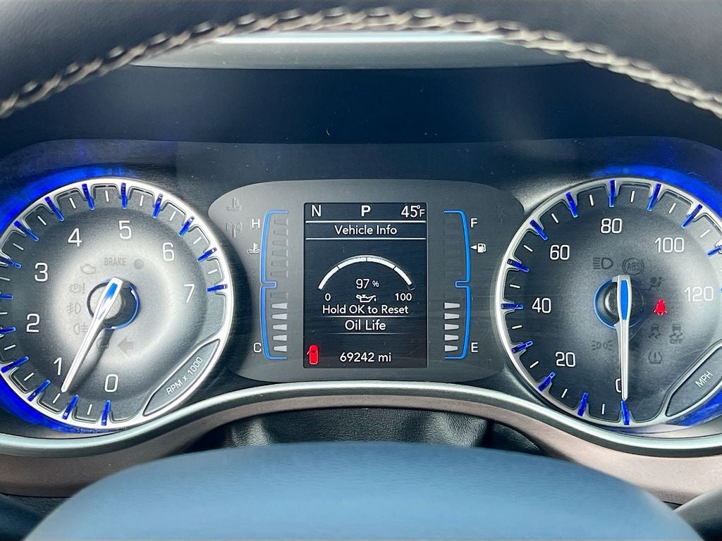 2023 Chrysler Voyager LX