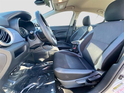 2023 Nissan Versa 1.6 SV