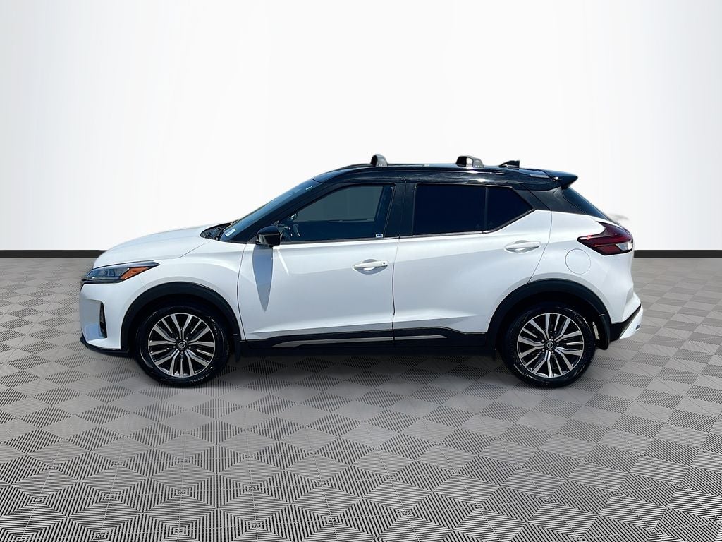 2021 Nissan Kicks SR