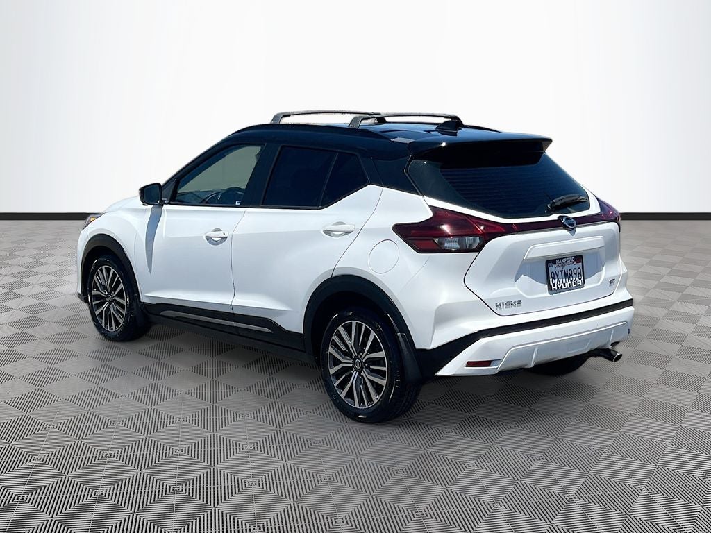 2021 Nissan Kicks SR