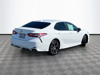 2020 Toyota Camry SE