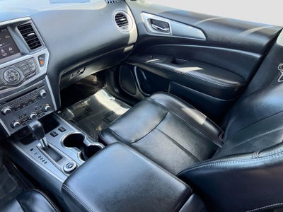 2020 Nissan Pathfinder SL
