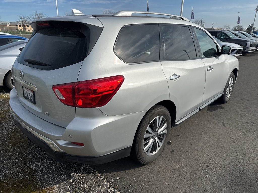2020 Nissan Pathfinder SL