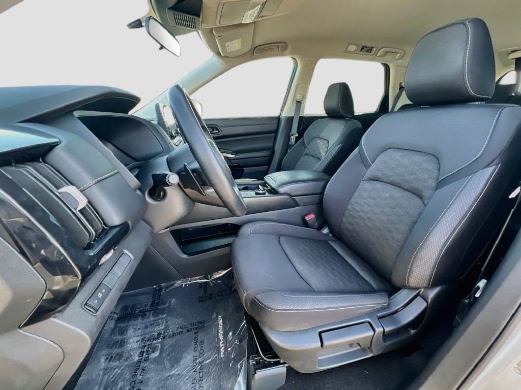 2023 Nissan Pathfinder S
