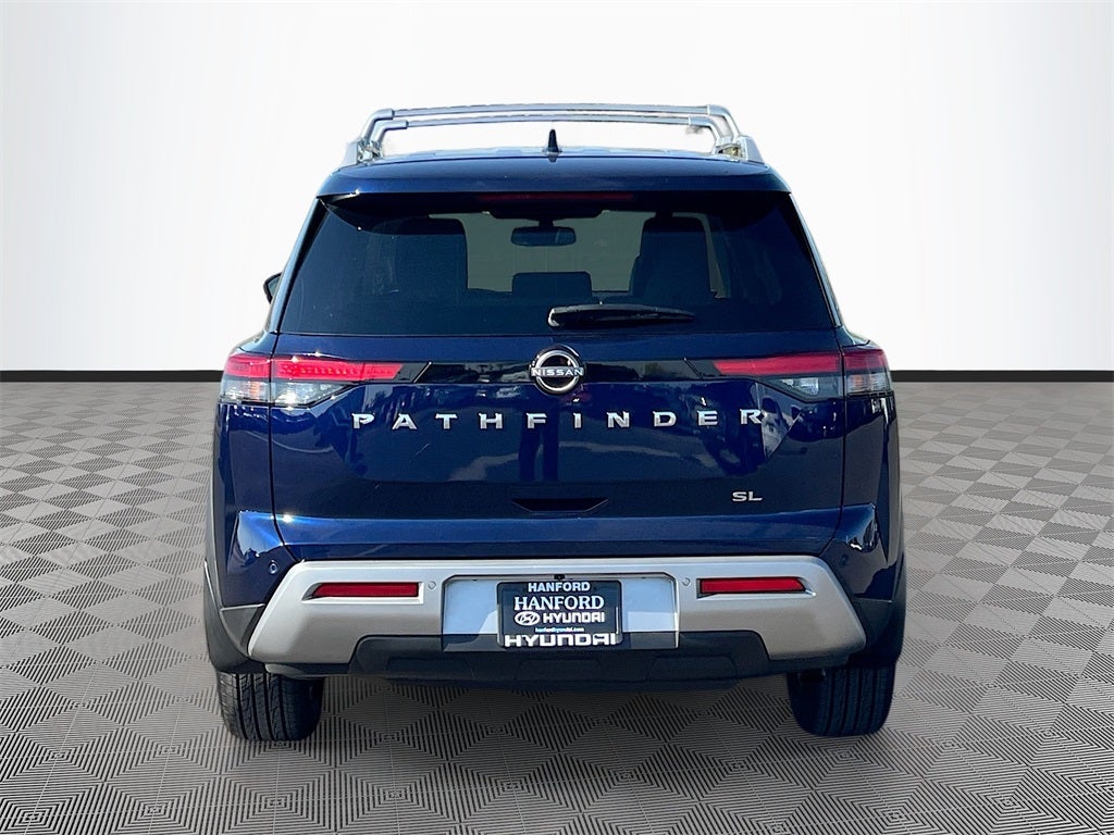 2022 Nissan Pathfinder SL