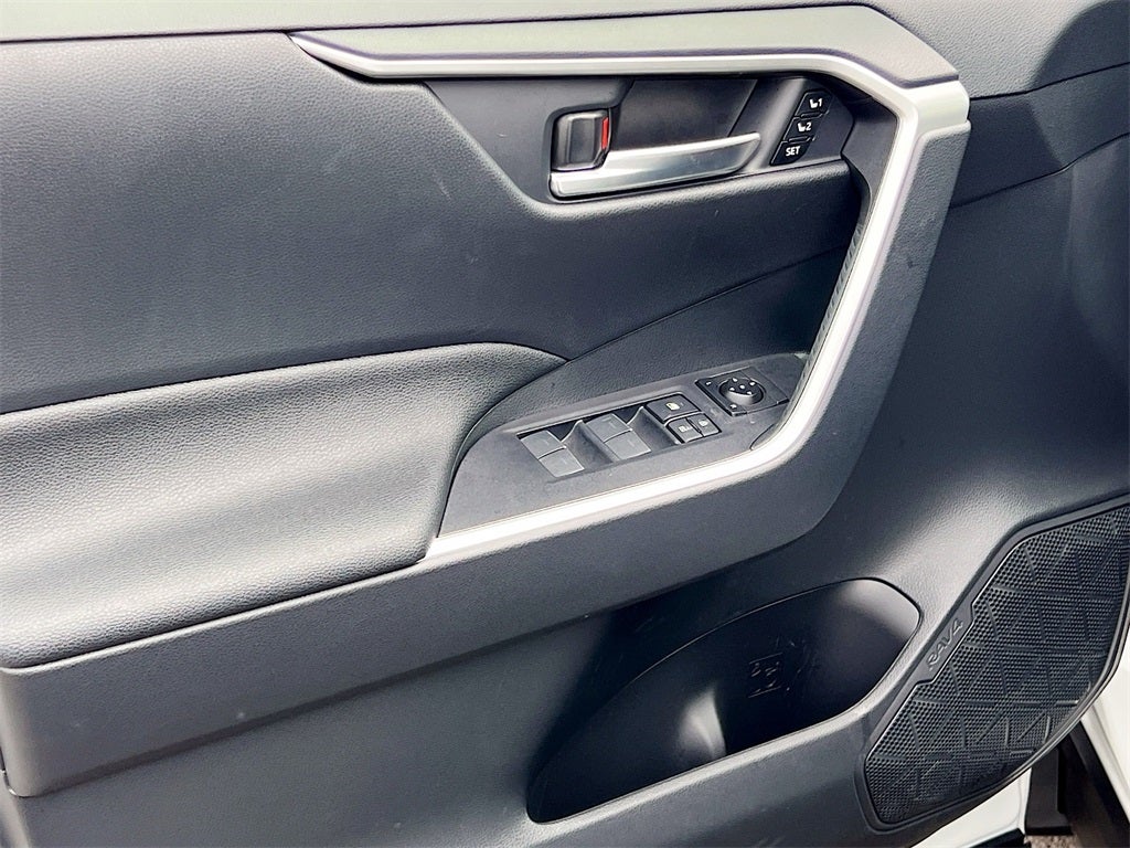 2025 Toyota RAV4 Hybrid XLE Premium