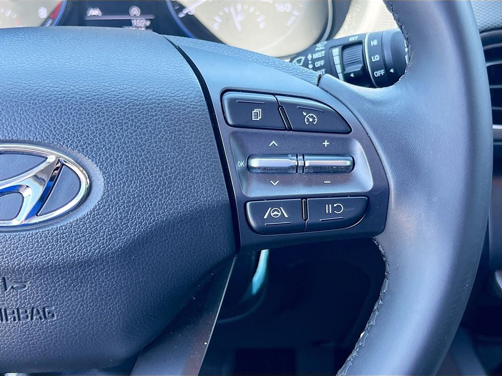 2022 Hyundai KONA SEL