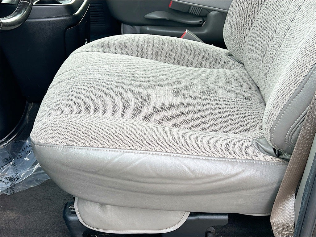 2022 GMC Savana 3500 LT