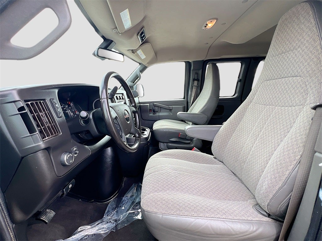 2022 GMC Savana 3500 LT