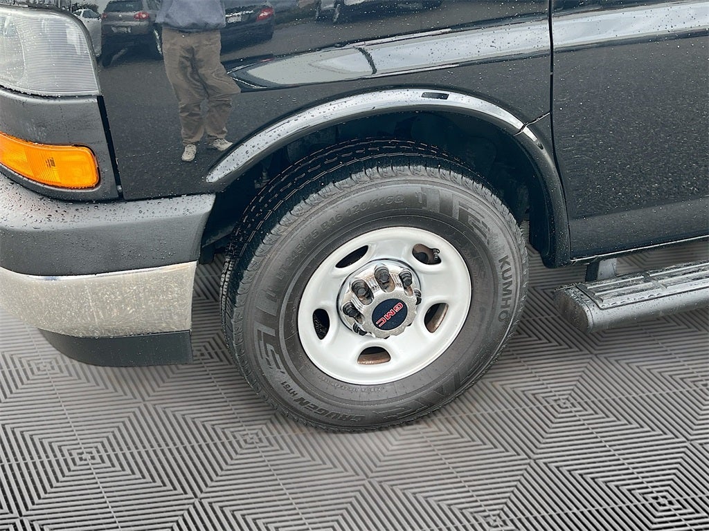 2022 GMC Savana 3500 LT