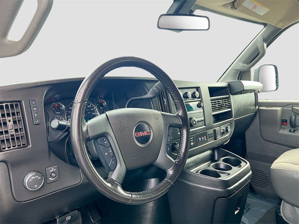 2022 GMC Savana 3500 LT