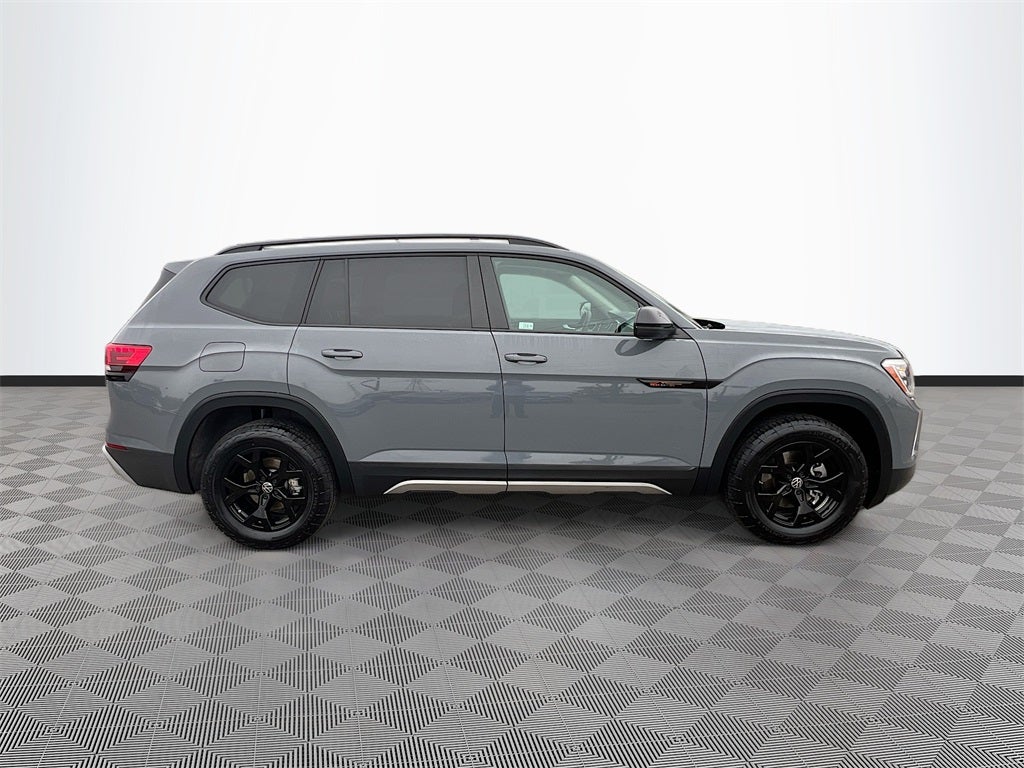 2024 Volkswagen Atlas 2.0T Peak Edition SE w/Technology
