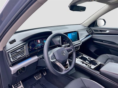 2024 Volkswagen Atlas 2.0T Peak Edition SE w/Technology