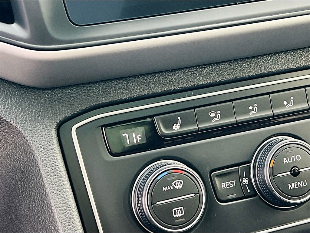 2021 Volkswagen Atlas 3.6L V6 SE w/Technology R-Line