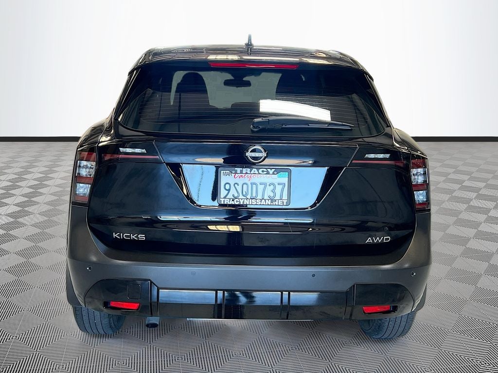 2025 Nissan Kicks S