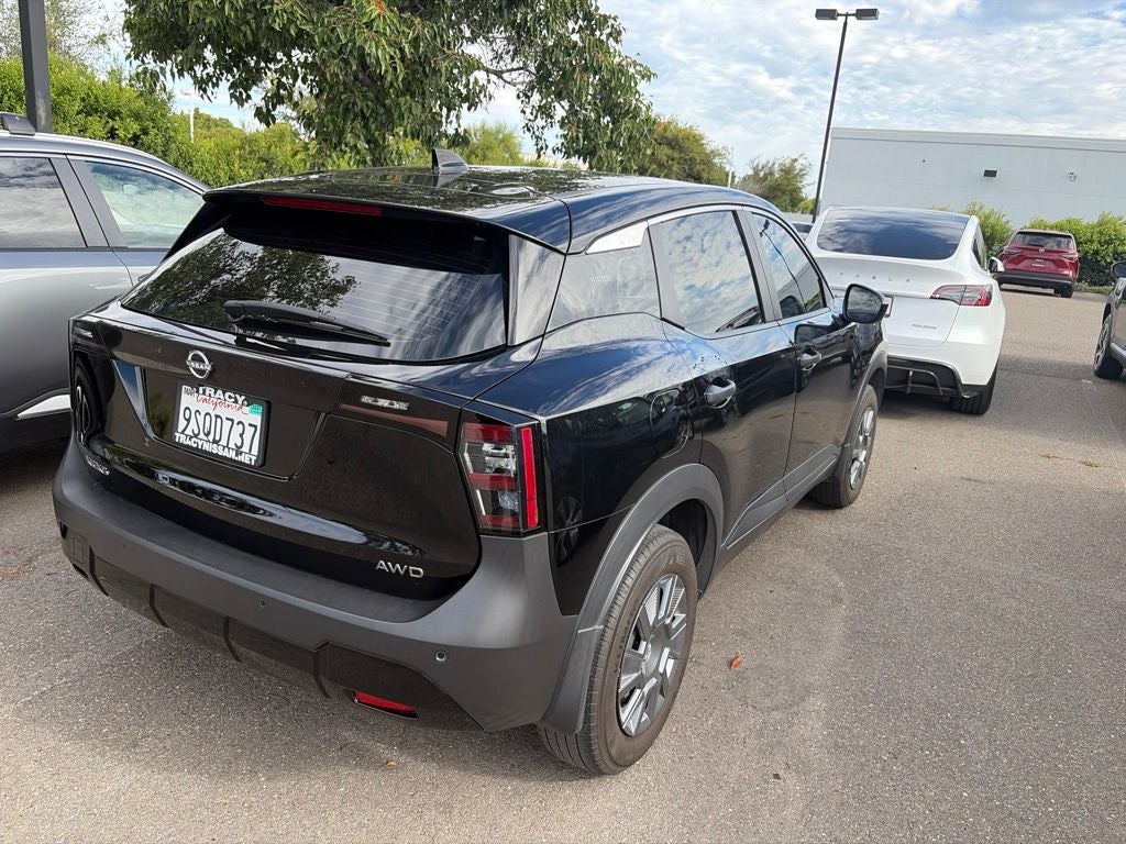 2025 Nissan Kicks S