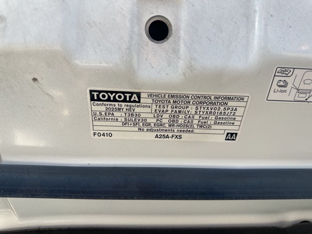 2025 Toyota Camry SE