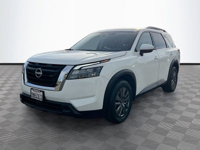 2024 Nissan Pathfinder SV