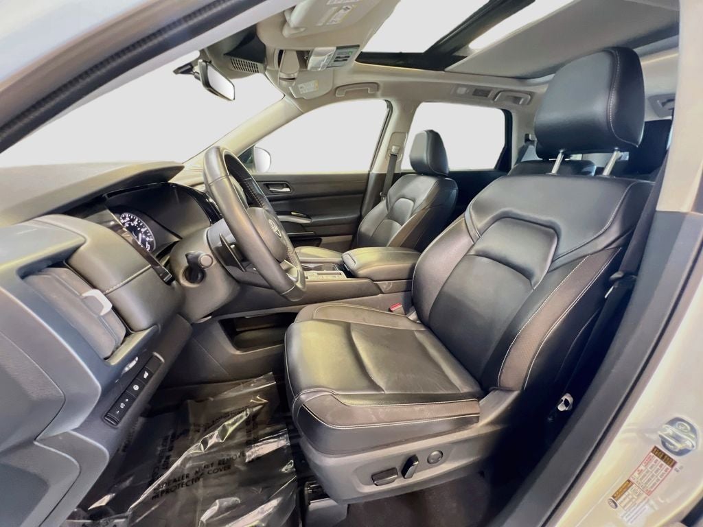 2024 Nissan Pathfinder SL