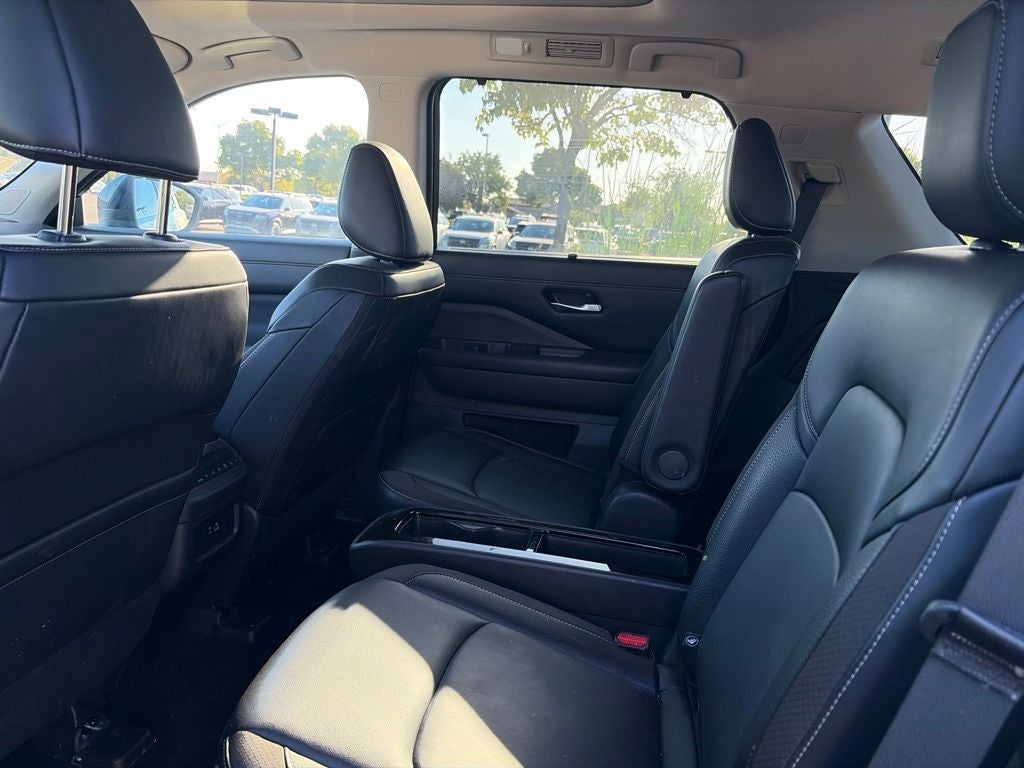 2024 Nissan Pathfinder SL
