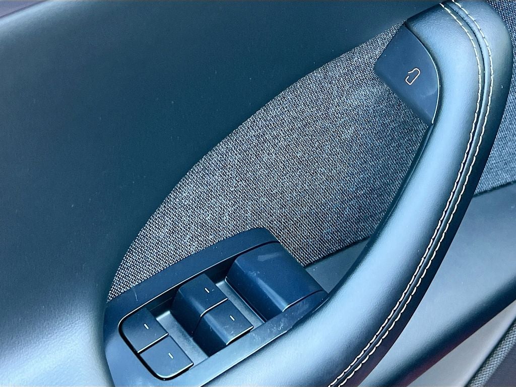 2023 Tesla Model X Standard Range