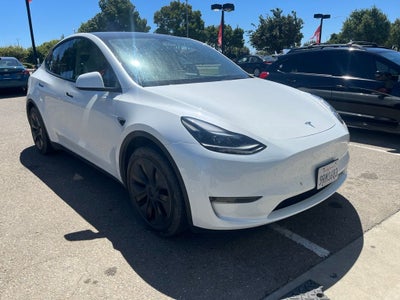 2025 Tesla Model Y Long Range