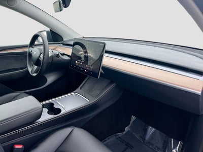 2025 Tesla Model Y Long Range