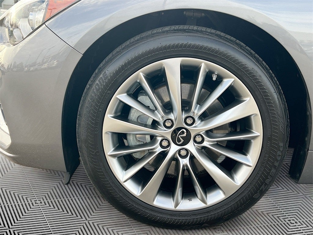 2023 INFINITI Q50 LUXE