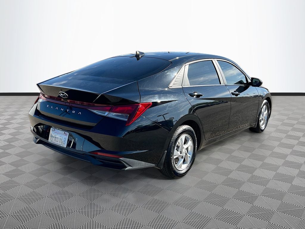 2023 Hyundai ELANTRA SE