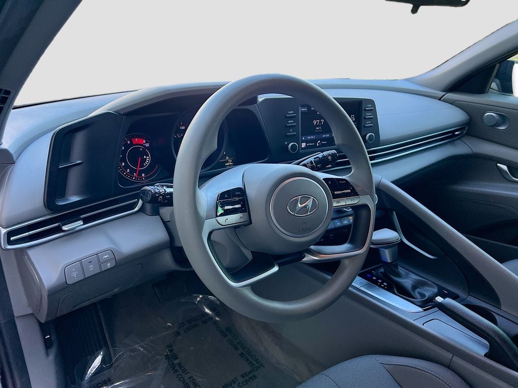 2023 Hyundai ELANTRA SE