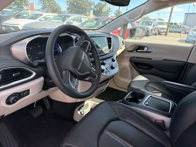 2024 Chrysler Pacifica Hybrid Select