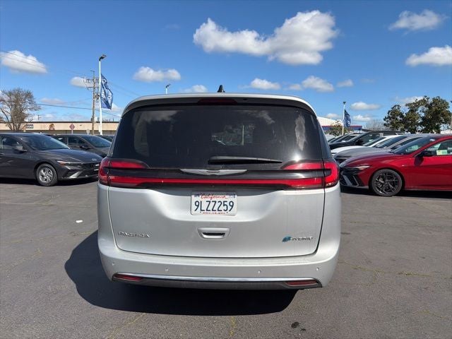 2024 Chrysler Pacifica Hybrid Select