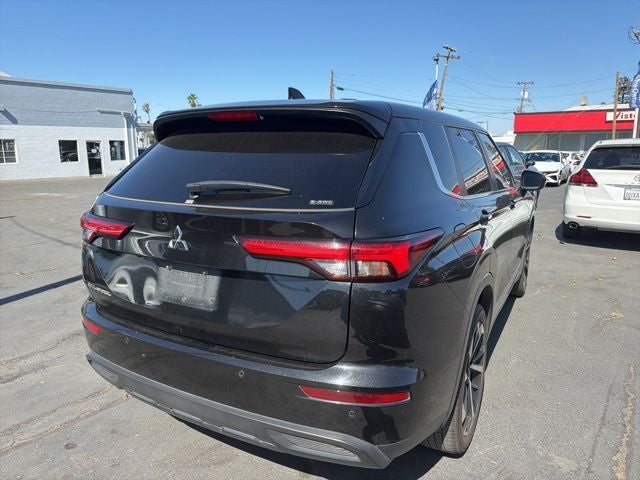 2022 Mitsubishi Outlander ES