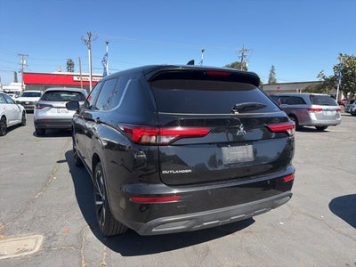 2022 Mitsubishi Outlander ES