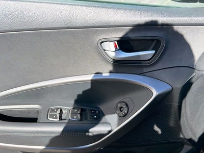 2016 Hyundai SANTA FE SE