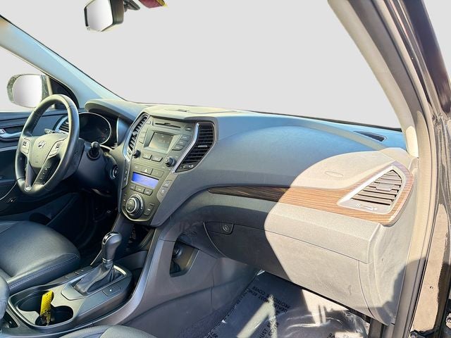 2016 Hyundai SANTA FE SE