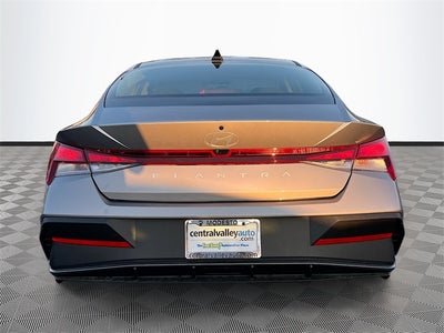 2026 Hyundai ELANTRA SE