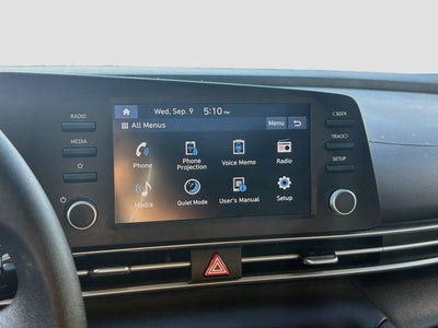2025 Hyundai ELANTRA SE