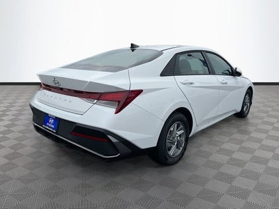 2026 Hyundai ELANTRA SE