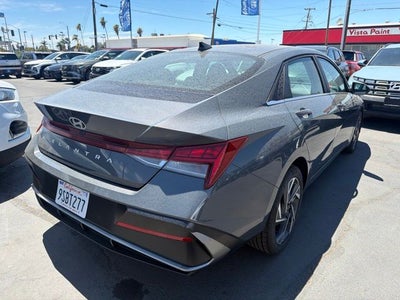 2025 Hyundai ELANTRA SEL Convenience