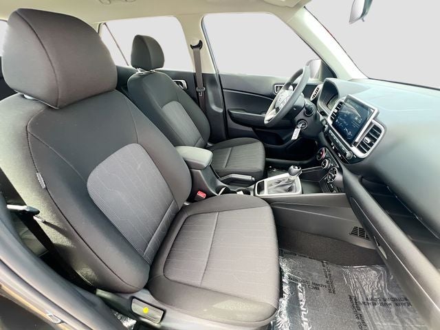 2025 Hyundai VENUE SE